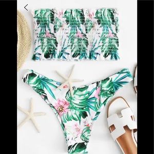Tropical print bikini with smocked top